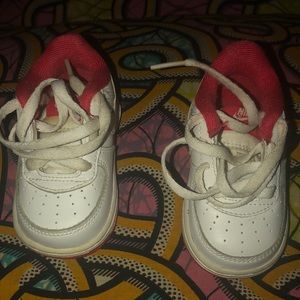 Comfy baby sneaker